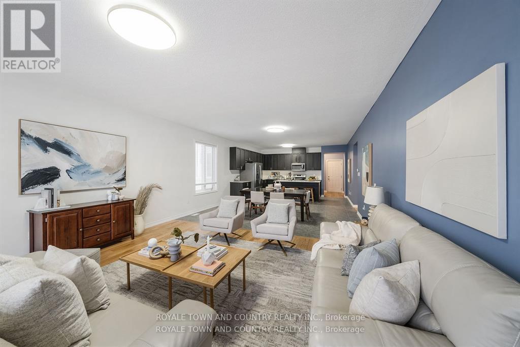 14 Hennessey Crescent, Kawartha Lakes (Lindsay), Ontario  K9V 0P2 - Photo 12 - X12066431