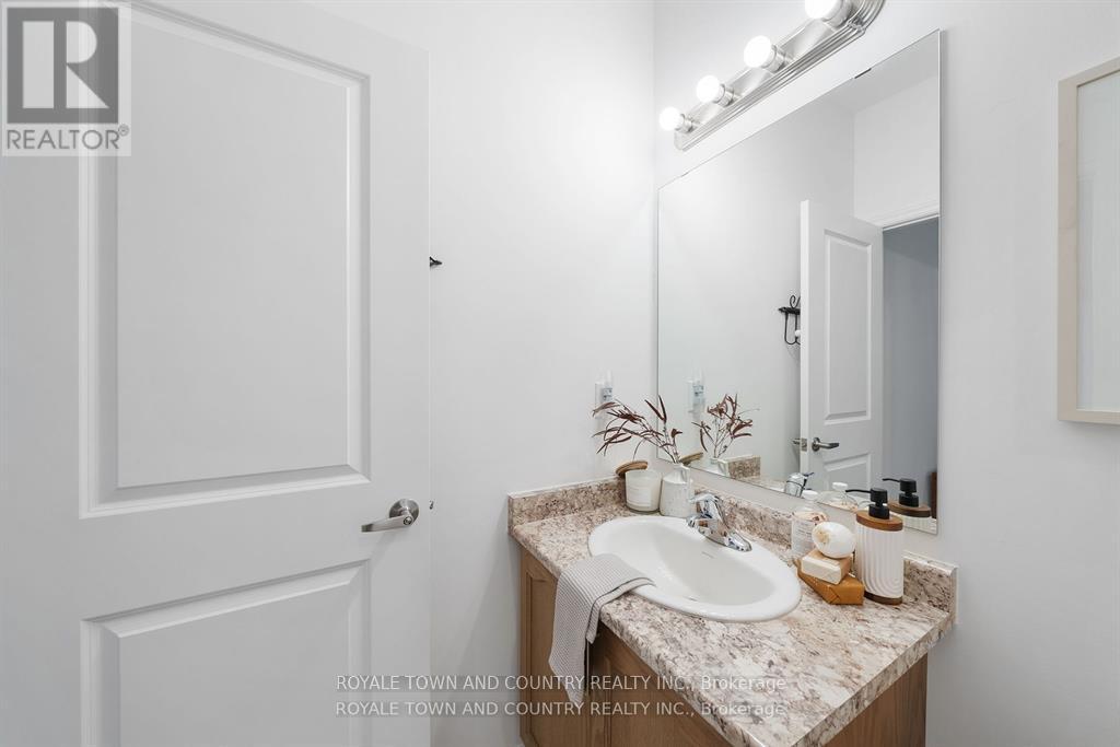 14 Hennessey Crescent, Kawartha Lakes (Lindsay), Ontario  K9V 0P2 - Photo 35 - X12066431