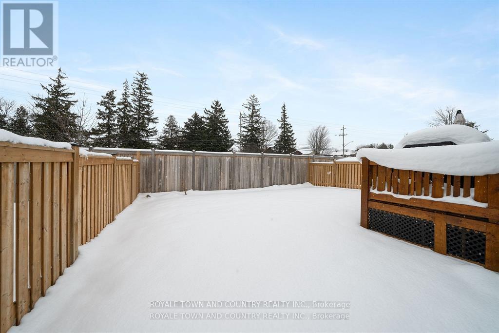 14 Hennessey Crescent, Kawartha Lakes (Lindsay), Ontario  K9V 0P2 - Photo 37 - X12066431