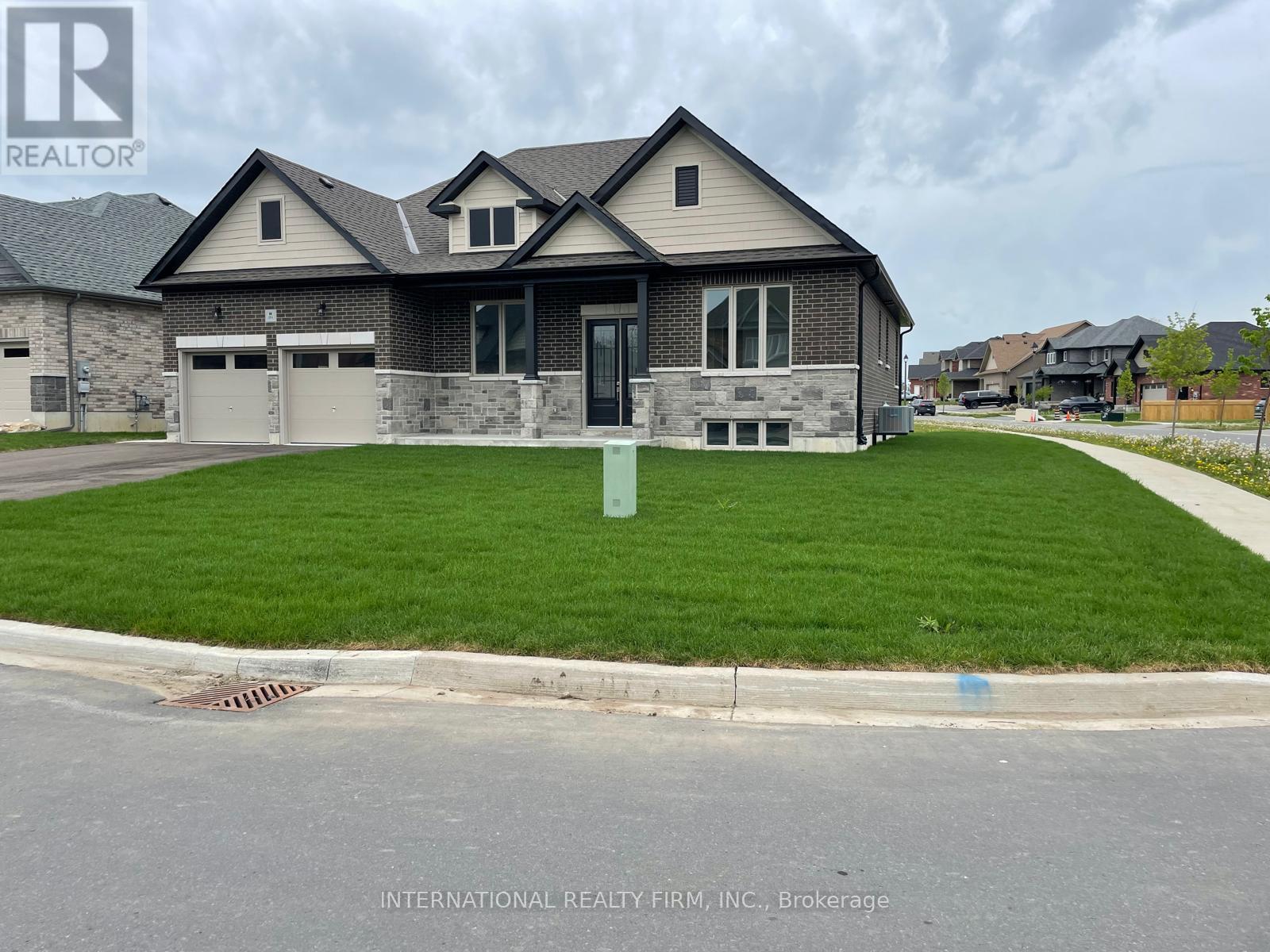 Main Floor - 184 Sanderling Crescent, Kawartha Lakes (Lindsay), Ontario  K9V 0M8 - Photo 17 - X12066616