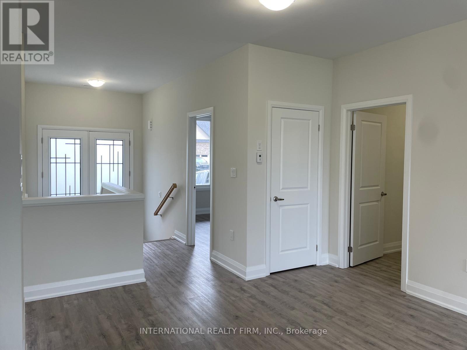 Main Floor - 184 Sanderling Crescent, Kawartha Lakes (Lindsay), Ontario  K9V 0M8 - Photo 6 - X12066616