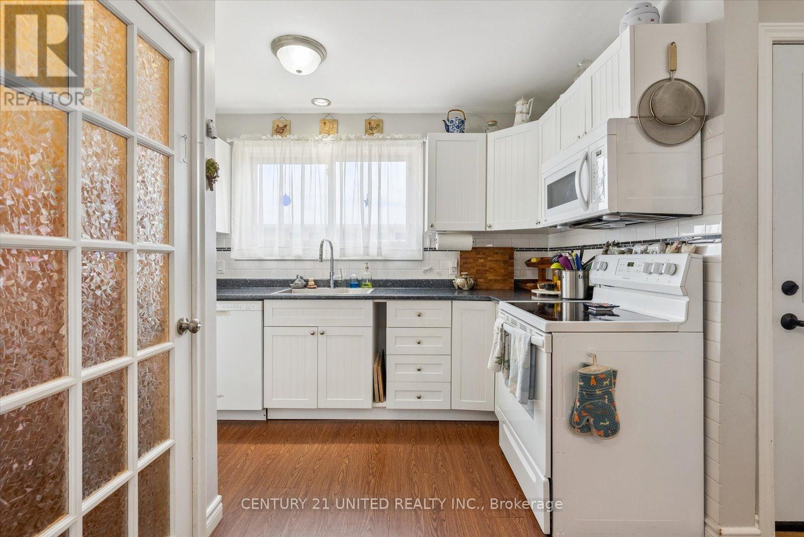 362 Summerhill Drive, Peterborough North (South), Ontario  K9H 5L9 - Photo 12 - X12067691