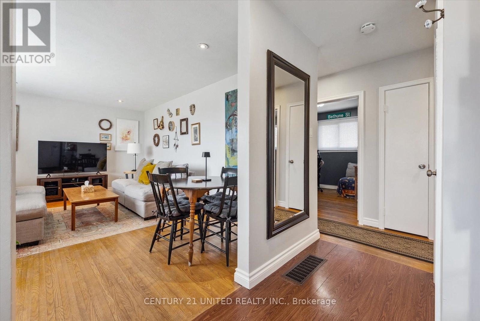 362 Summerhill Drive, Peterborough North (South), Ontario  K9H 5L9 - Photo 16 - X12067691