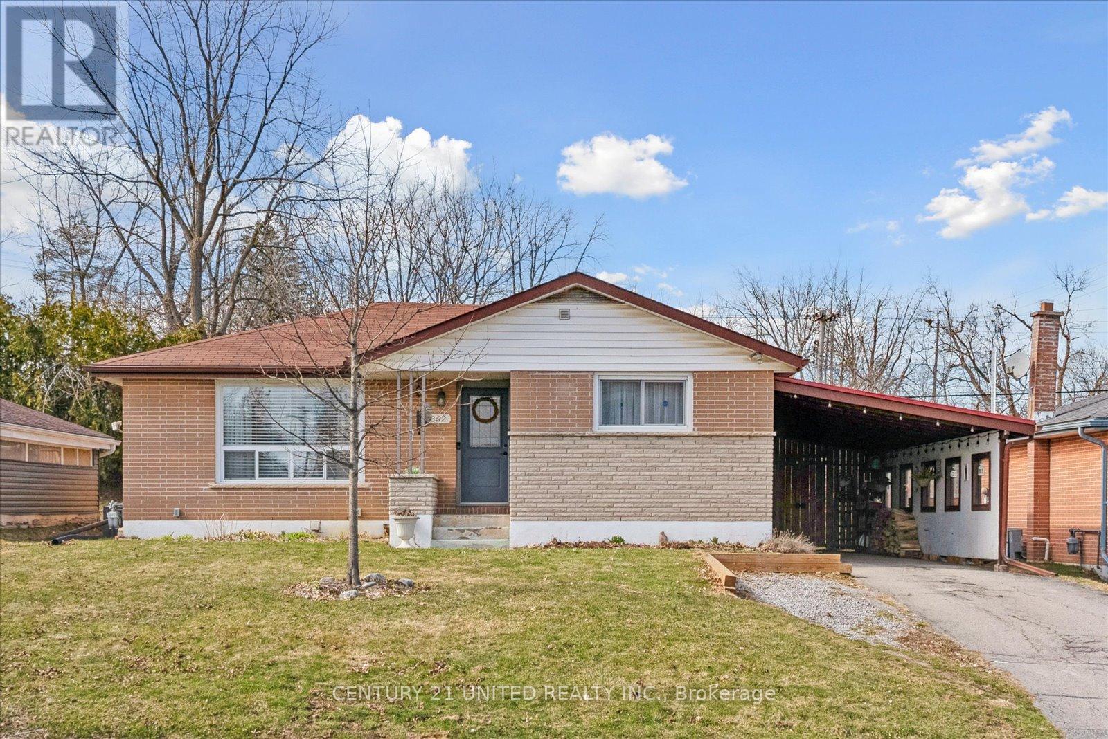 362 Summerhill Drive, Peterborough North (South), Ontario  K9H 5L9 - Photo 2 - X12067691