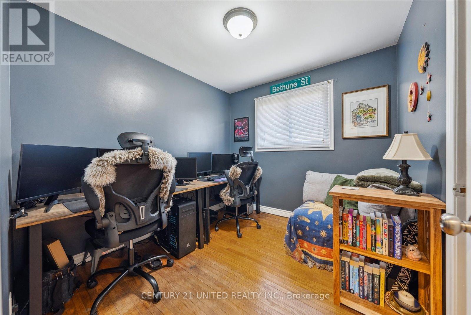 362 Summerhill Drive, Peterborough North (South), Ontario  K9H 5L9 - Photo 21 - X12067691