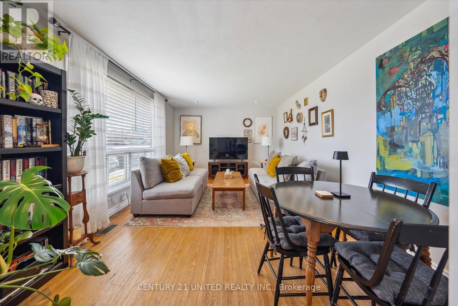 362 Summerhill Drive, Peterborough North (South), Ontario  K9H 5L9 - Photo 6 - X12067691