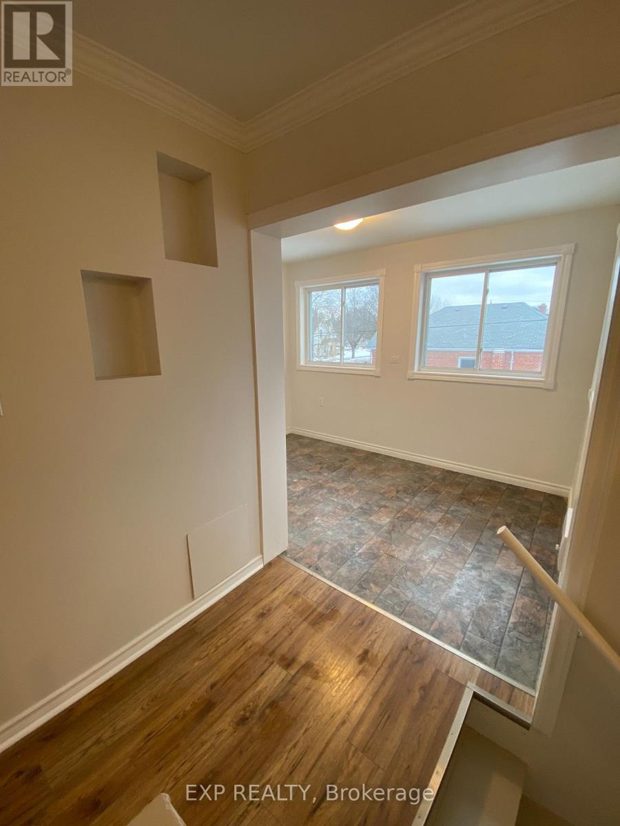 612 Romaine Street, Peterborough Central (South), Ontario  K9J 2E4 - Photo 13 - X12068255