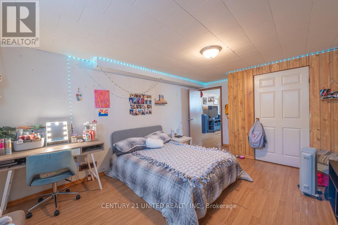 230 Collison Avenue, Peterborough South (East), Ontario  K9J 1A6 - Photo 11 - X12068683
