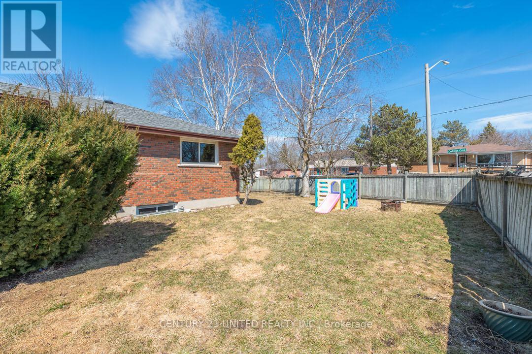 230 Collison Avenue, Peterborough South (East), Ontario  K9J 1A6 - Photo 12 - X12068683