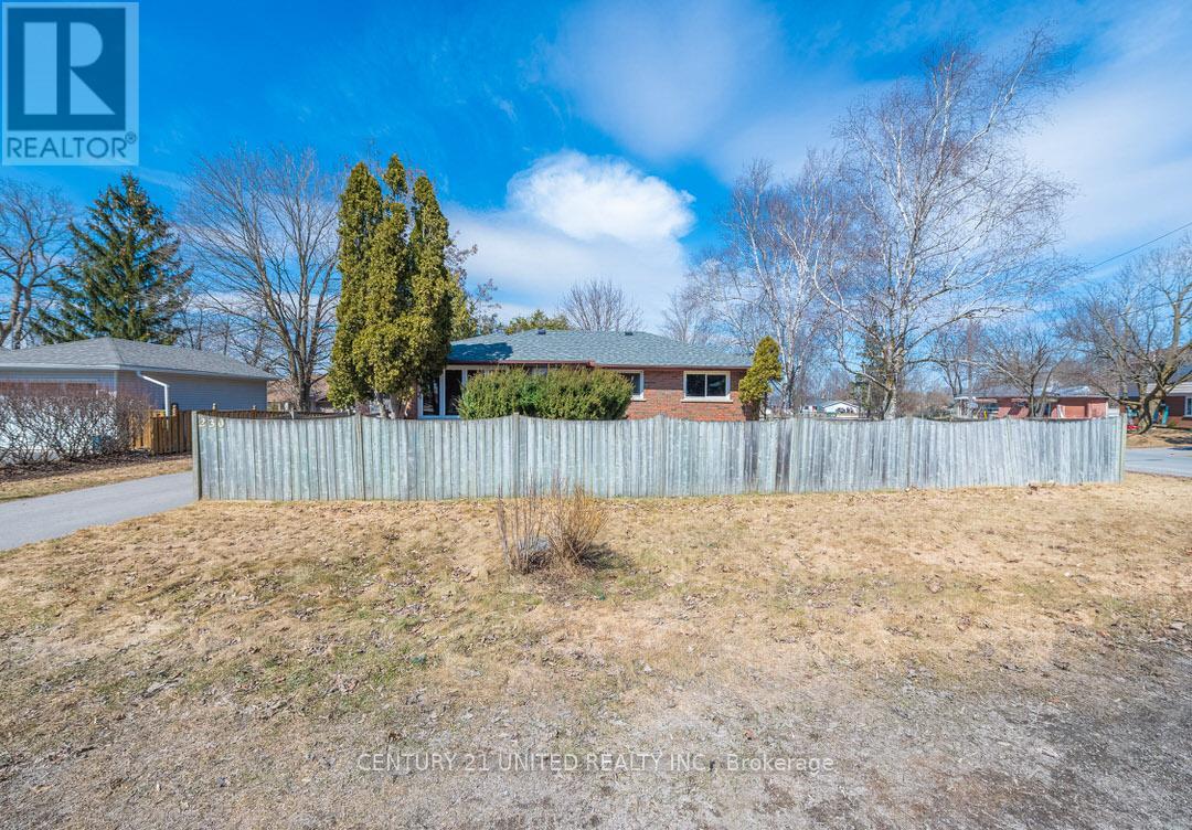 230 Collison Avenue, Peterborough South (East), Ontario  K9J 1A6 - Photo 14 - X12068683