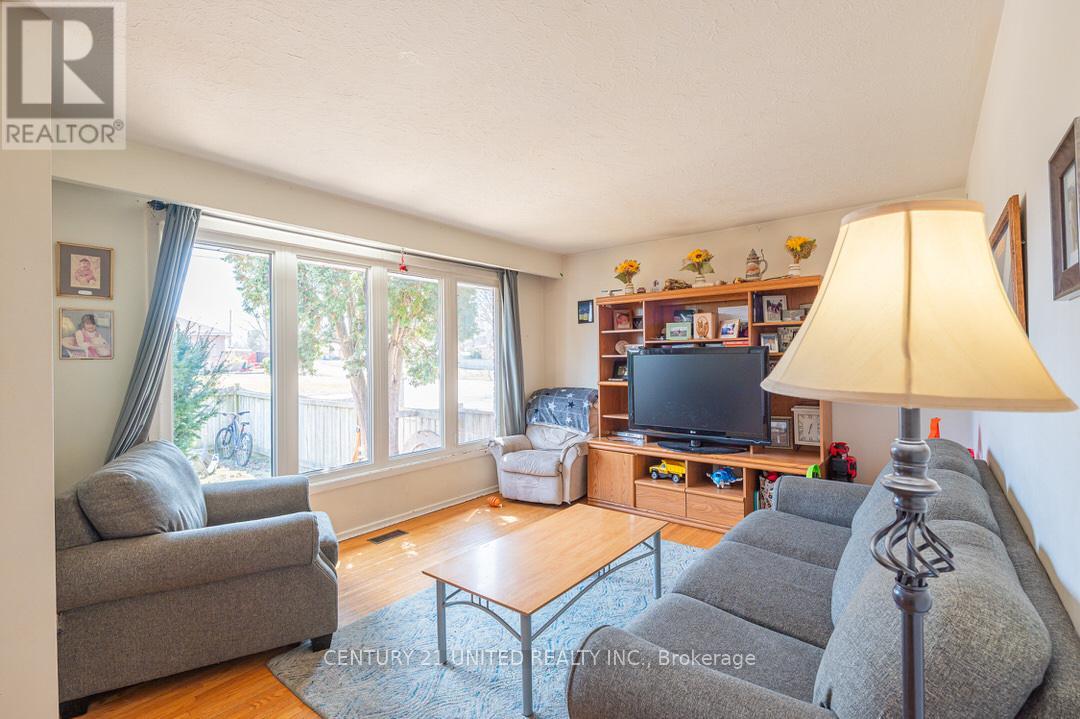 230 Collison Avenue, Peterborough South (East), Ontario  K9J 1A6 - Photo 6 - X12068683
