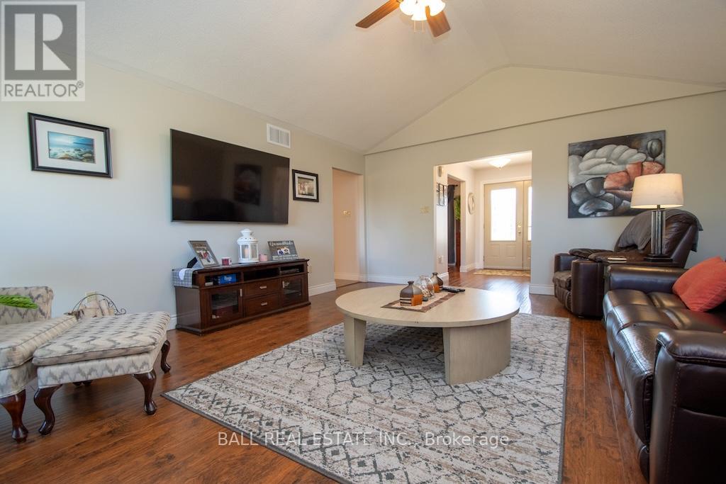 1744 Barton Drive, Selwyn, Ontario  K0L 2H0 - Photo 12 - X12068747