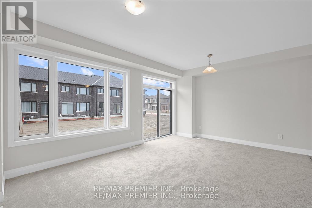 138 Corley Street, Kawartha Lakes (Lindsay), Ontario  K9V 0R4 - Photo 4 - X12068994
