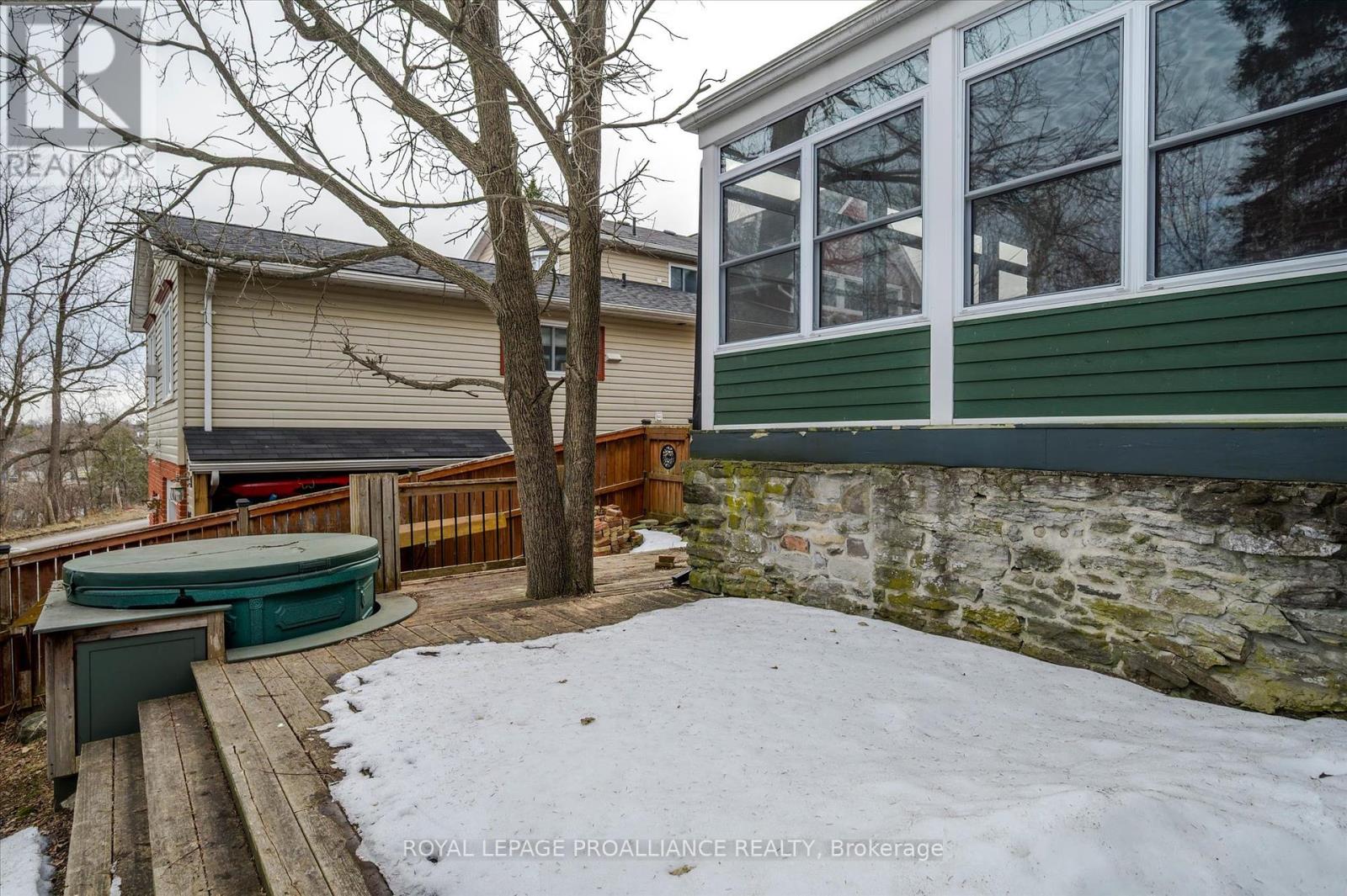24 Katherine Street, Selwyn, Ontario  K0L 2H0 - Photo 21 - X12069815