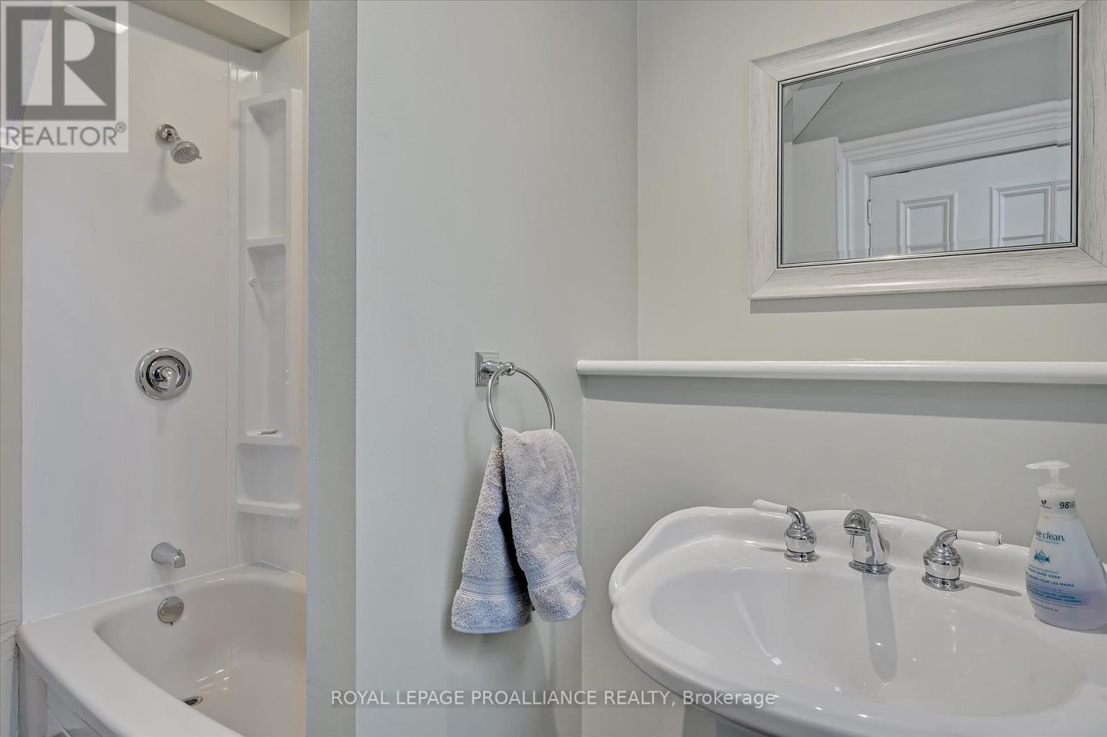 24 Katherine Street, Selwyn, Ontario  K0L 2H0 - Photo 28 - X12069815