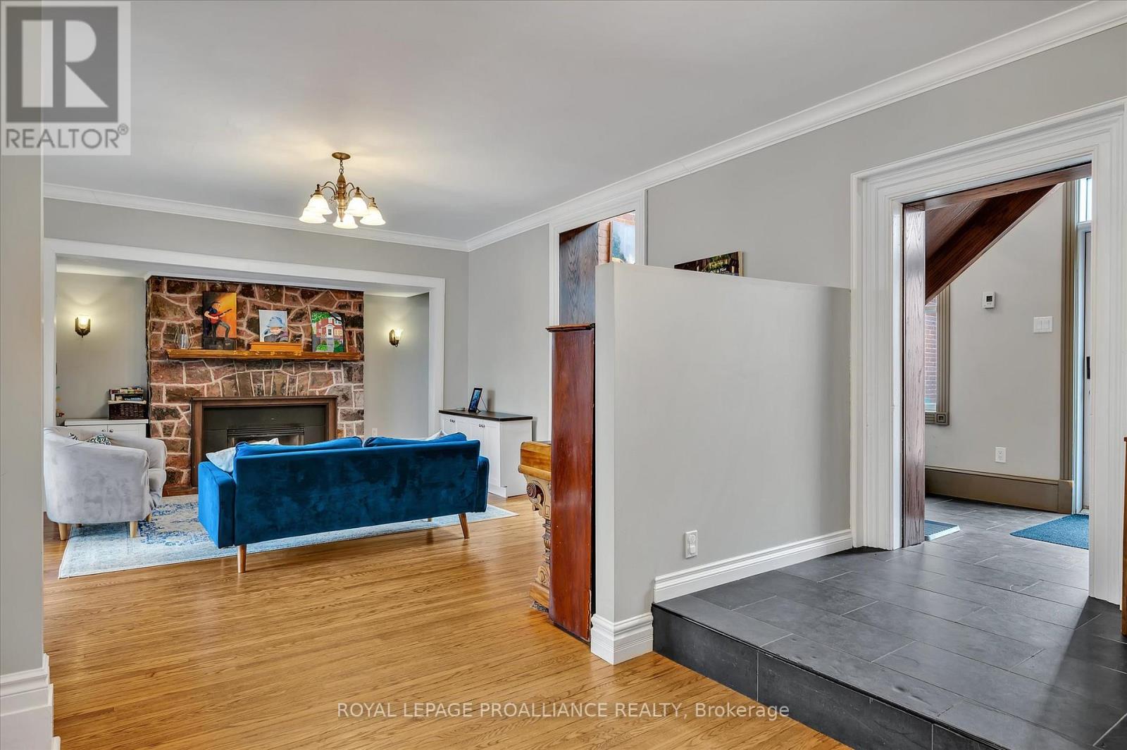 24 Katherine Street, Selwyn, Ontario  K0L 2H0 - Photo 3 - X12069815