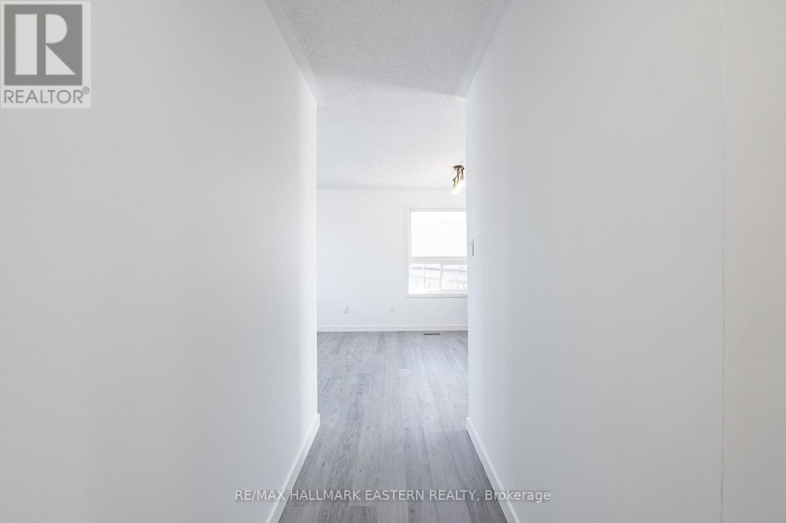 16 Ferguson Place, Peterborough North (North), Ontario  K9H 7M9 - Photo 12 - X12069870