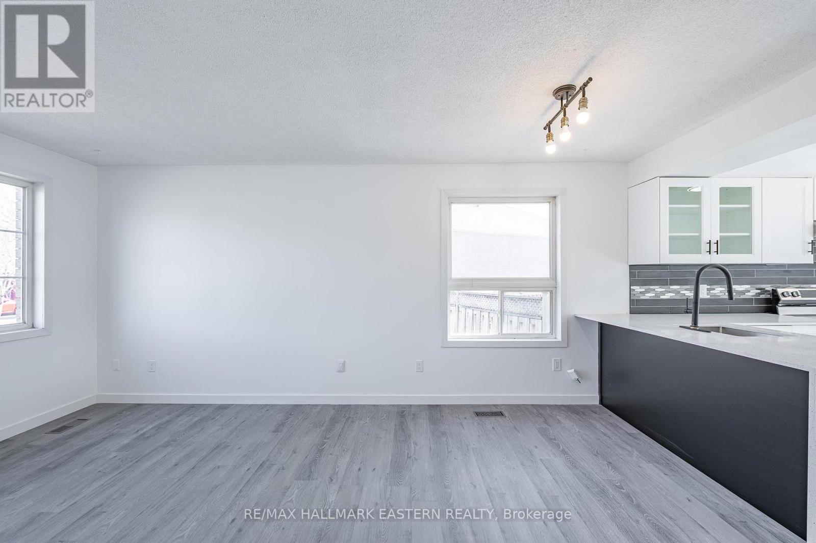 16 Ferguson Place, Peterborough North (North), Ontario  K9H 7M9 - Photo 22 - X12069870