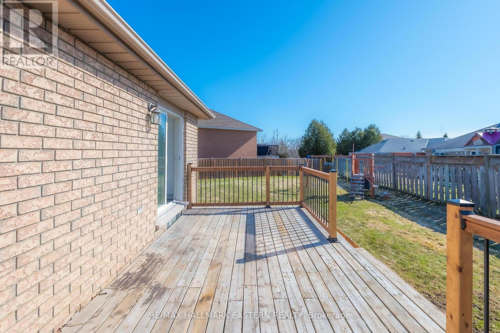 16 Ferguson Place, Peterborough North (North), Ontario  K9H 7M9 - Photo 35 - X12069870