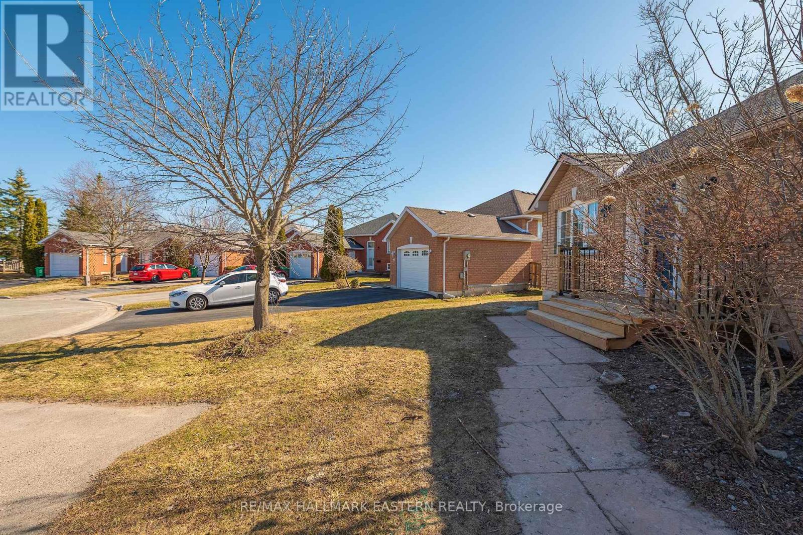 16 Ferguson Place, Peterborough North (North), Ontario  K9H 7M9 - Photo 42 - X12069870