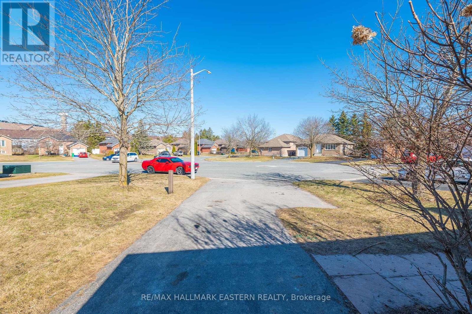 16 Ferguson Place, Peterborough North (North), Ontario  K9H 7M9 - Photo 43 - X12069870