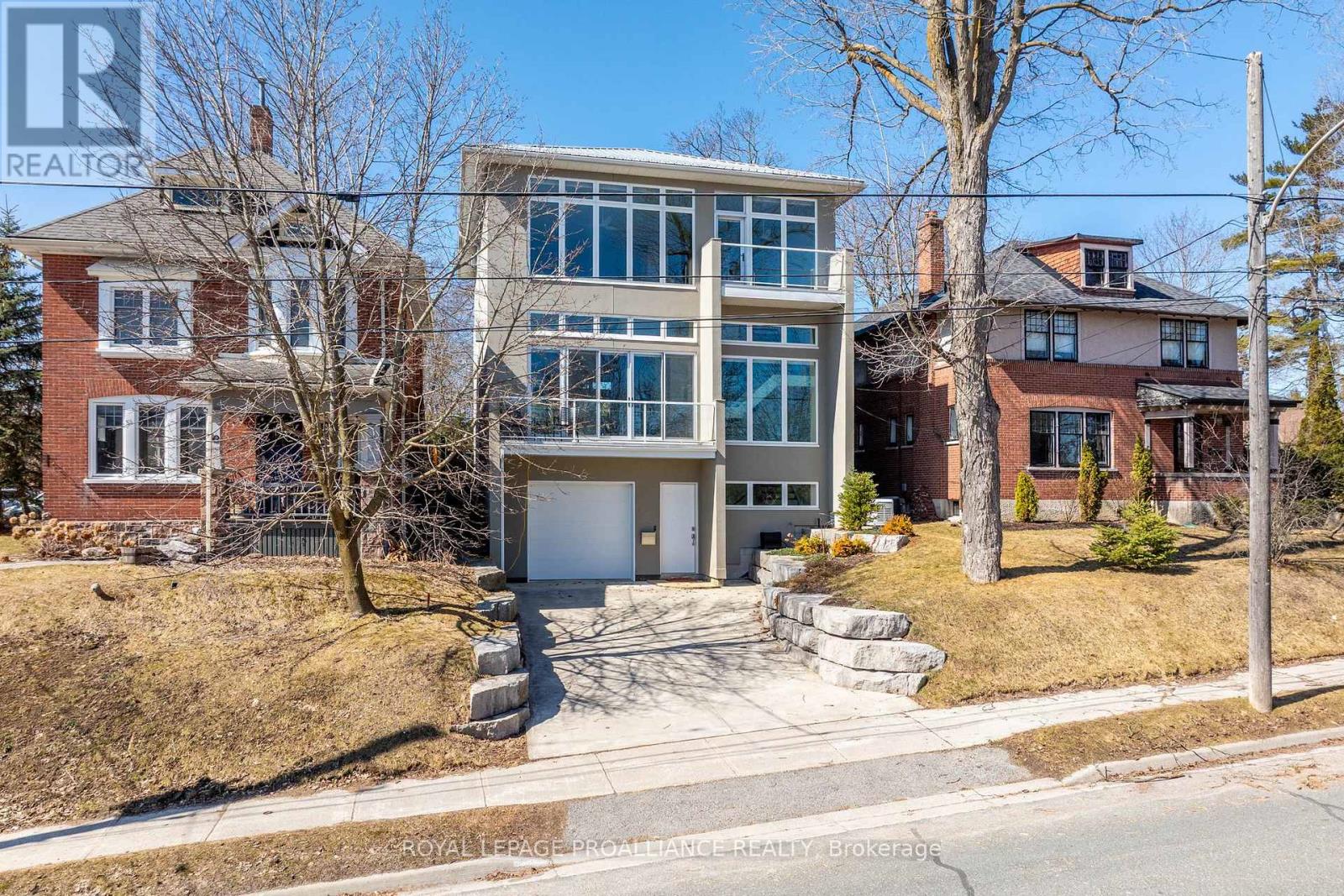 51 Benson Avenue, Peterborough North (South), Ontario  K9H 5X7 - Photo 2 - X12069978