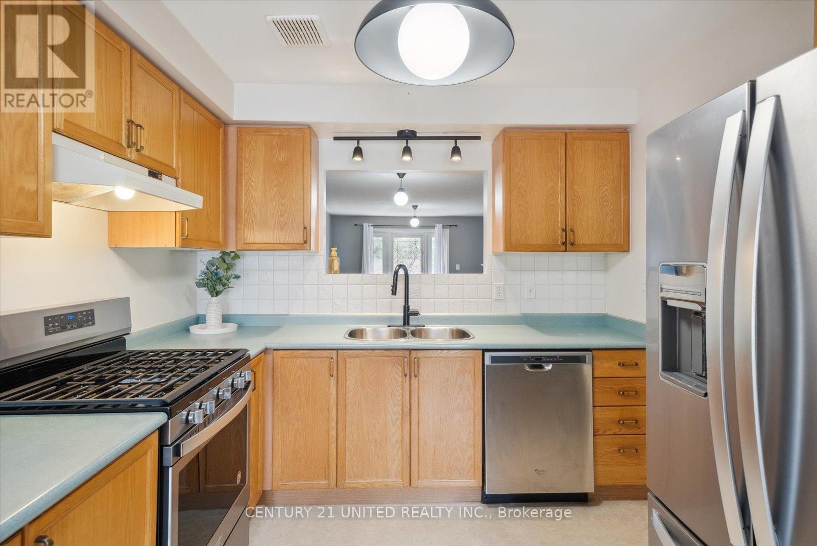 1343 Eagle Crescent, Peterborough West (North), Ontario  K9K 2K7 - Photo 13 - X12070077
