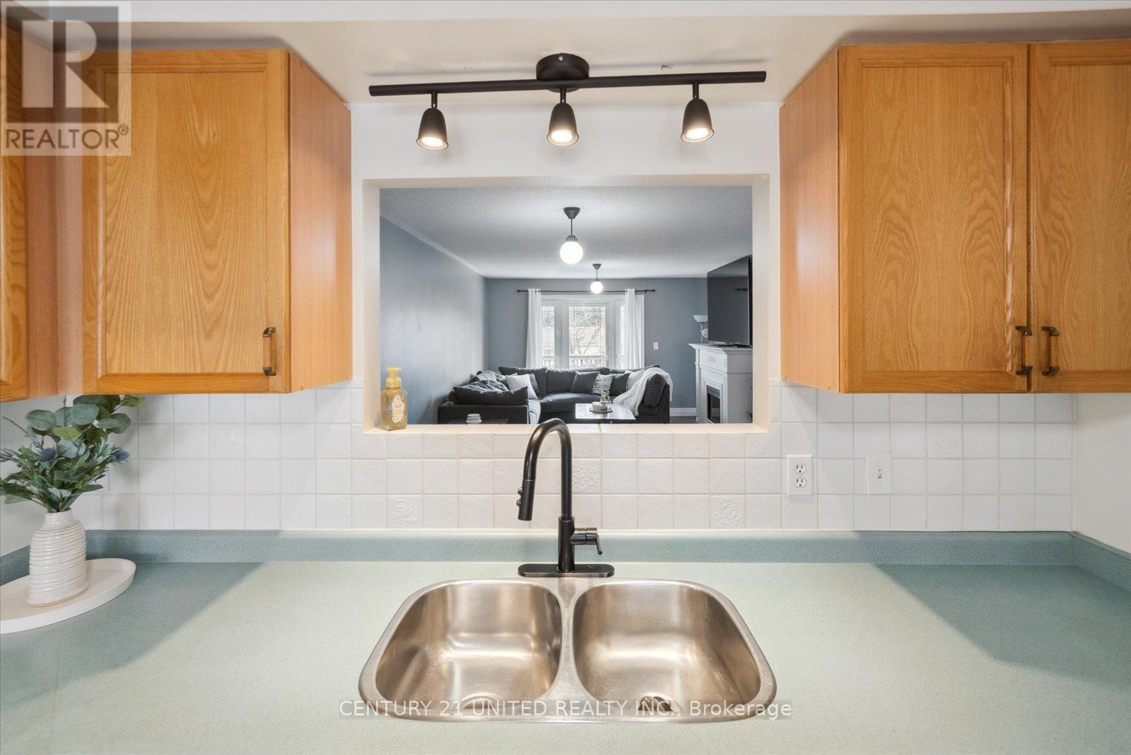 1343 Eagle Crescent, Peterborough West (North), Ontario  K9K 2K7 - Photo 14 - X12070077