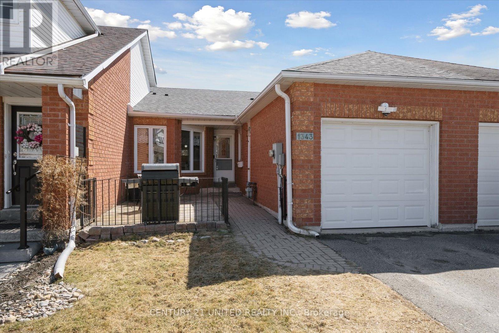 1343 Eagle Crescent, Peterborough West (North), Ontario  K9K 2K7 - Photo 3 - X12070077