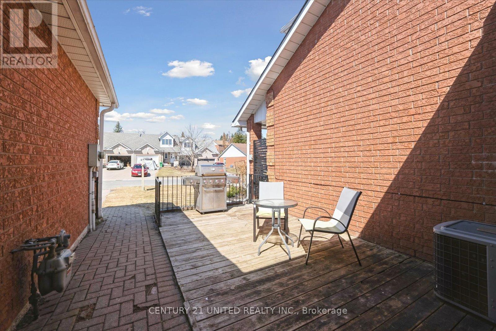 1343 Eagle Crescent, Peterborough West (North), Ontario  K9K 2K7 - Photo 5 - X12070077