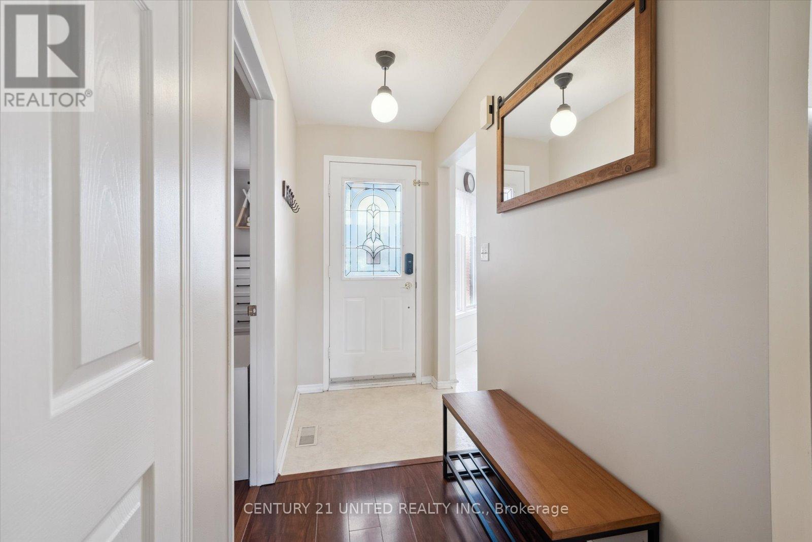 1343 Eagle Crescent, Peterborough West (North), Ontario  K9K 2K7 - Photo 6 - X12070077