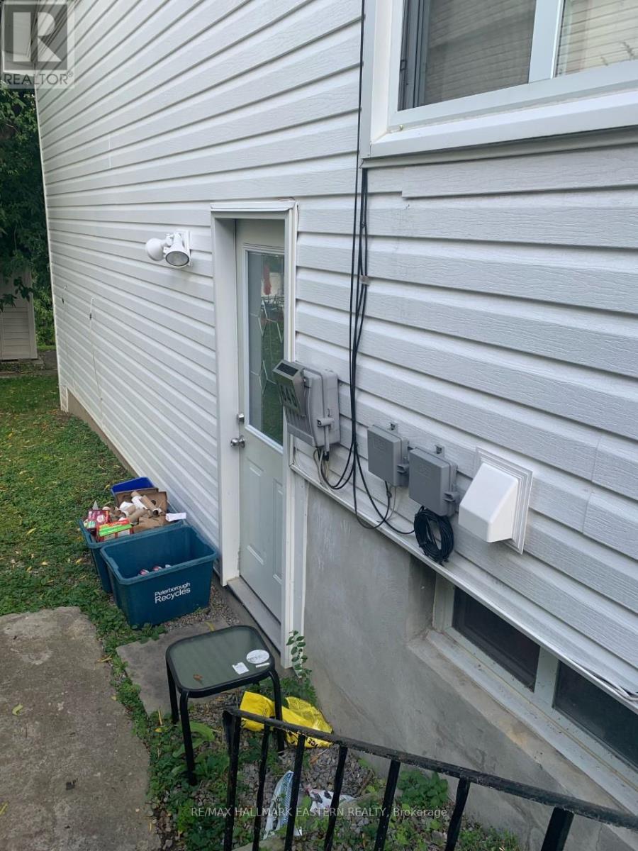 Lower - 64 Alexander Avenue, Peterborough West (North), Ontario  K9J 6B4 - Photo 15 - X12071099
