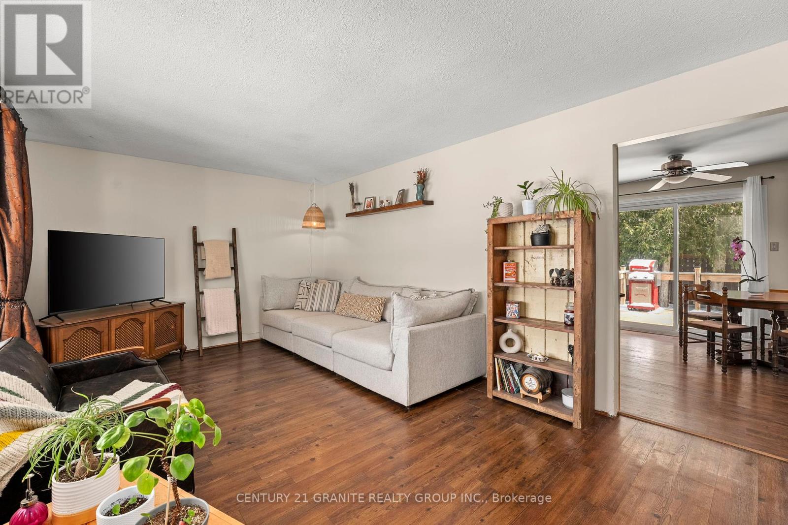 1767 Redwood Drive, Peterborough West (Central), Ontario  K9K 1L7 - Photo 5 - X12072370