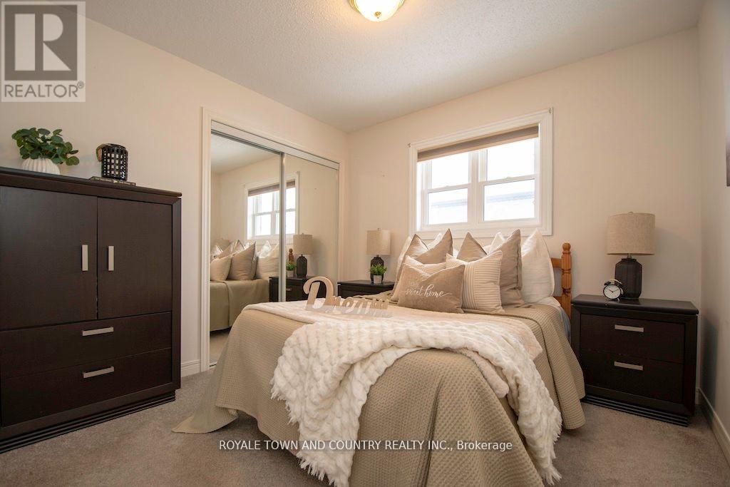 7 Midland Drive, Kawartha Lakes (Lindsay), Ontario  K9V 6B9 - Photo 21 - X12072890