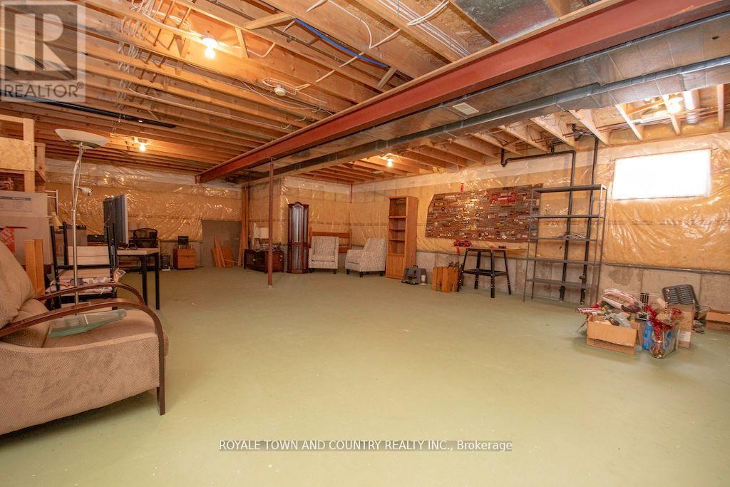 7 Midland Drive, Kawartha Lakes (Lindsay), Ontario  K9V 6B9 - Photo 23 - X12072890