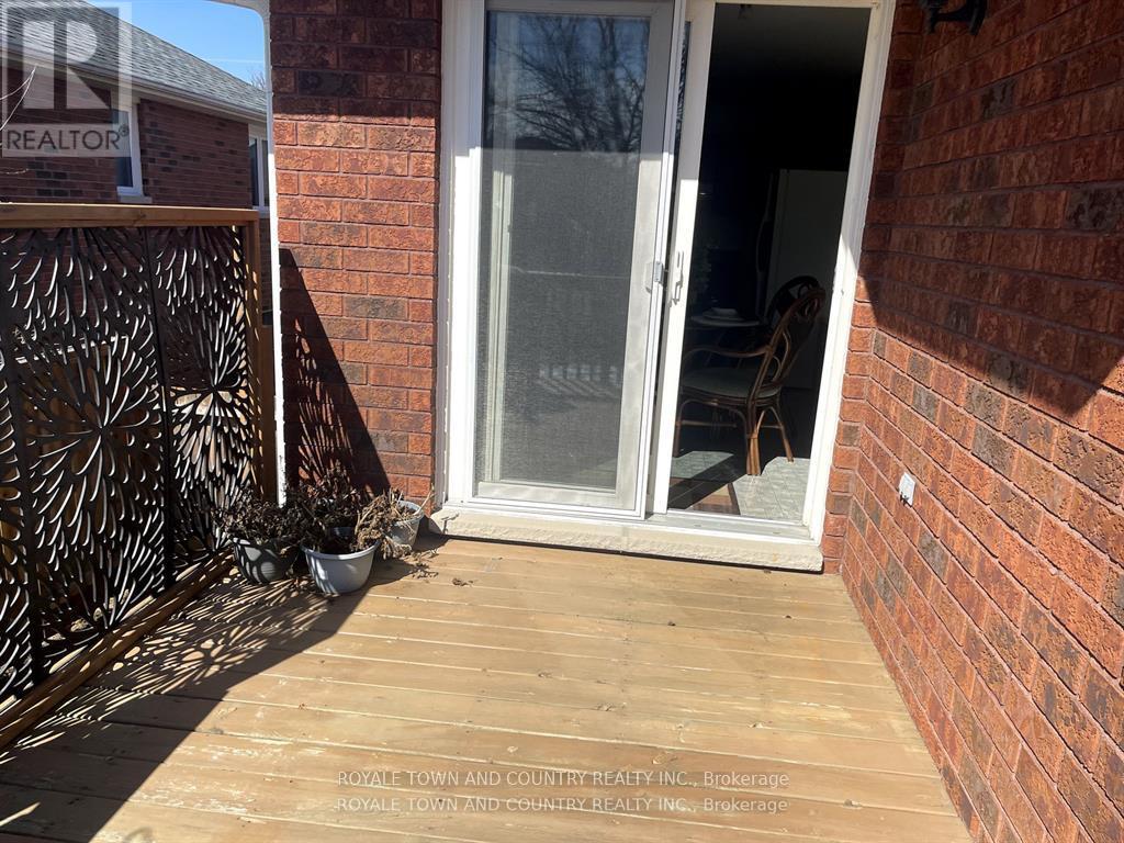 7 Midland Drive, Kawartha Lakes (Lindsay), Ontario  K9V 6B9 - Photo 26 - X12072890