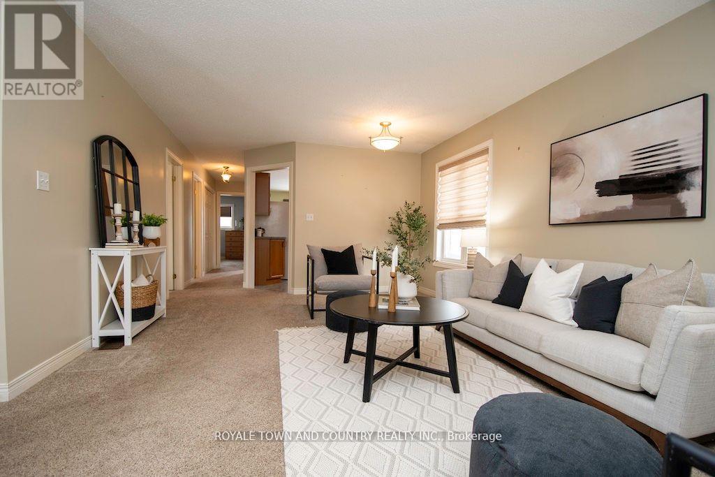 7 Midland Drive, Kawartha Lakes (Lindsay), Ontario  K9V 6B9 - Photo 6 - X12072890