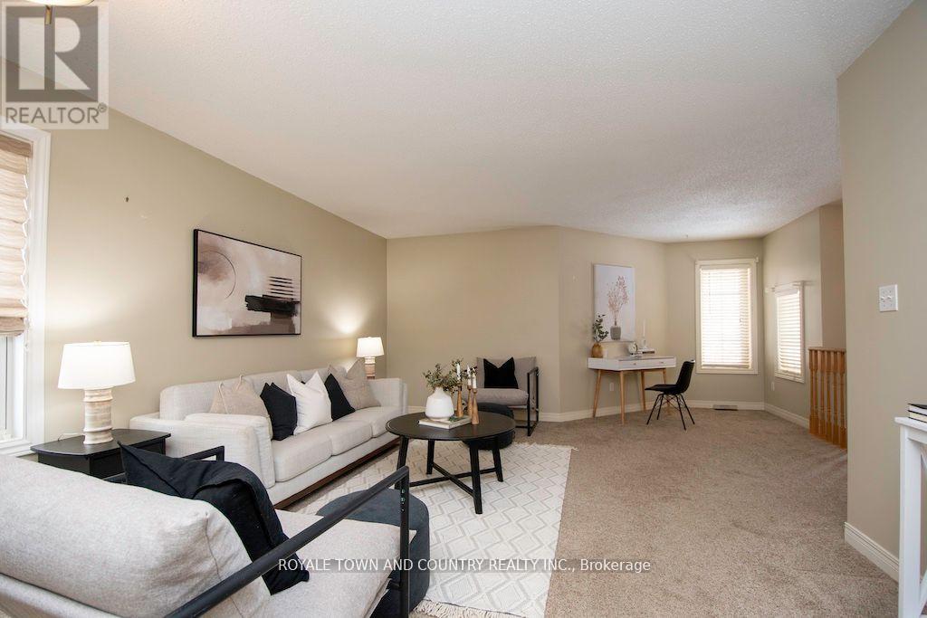 7 Midland Drive, Kawartha Lakes (Lindsay), Ontario  K9V 6B9 - Photo 7 - X12072890