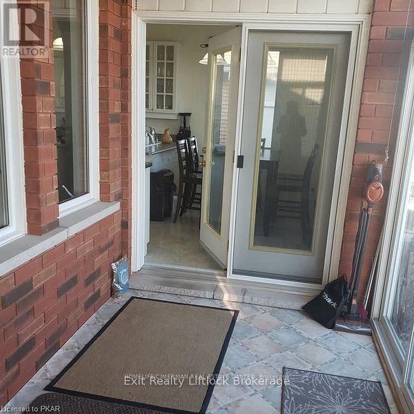 1055 Baker Street, Peterborough North (North), Ontario  K9H 7P8 - Photo 12 - X12073300