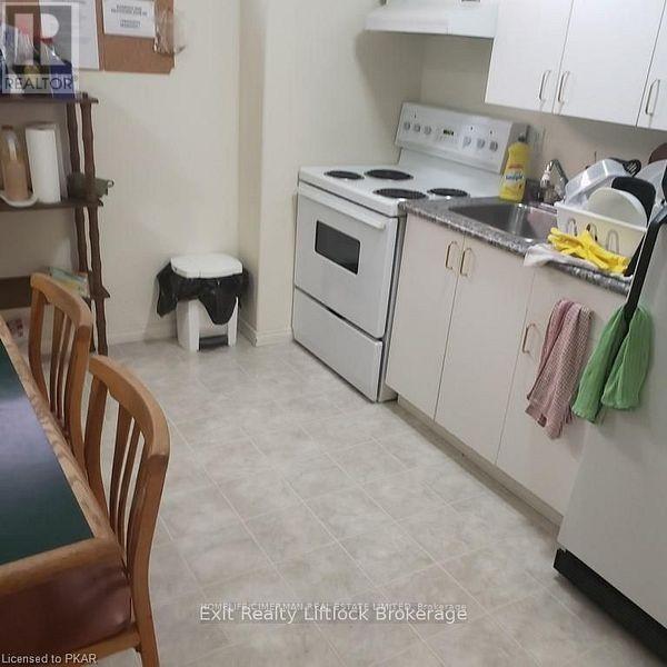 1055 Baker Street, Peterborough North (North), Ontario  K9H 7P8 - Photo 21 - X12073300