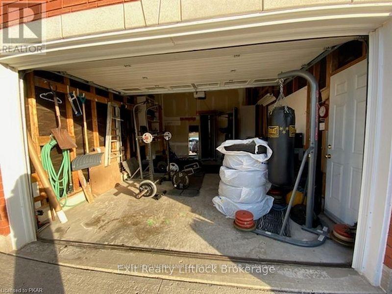 1055 Baker Street, Peterborough North (North), Ontario  K9H 7P8 - Photo 27 - X12073300