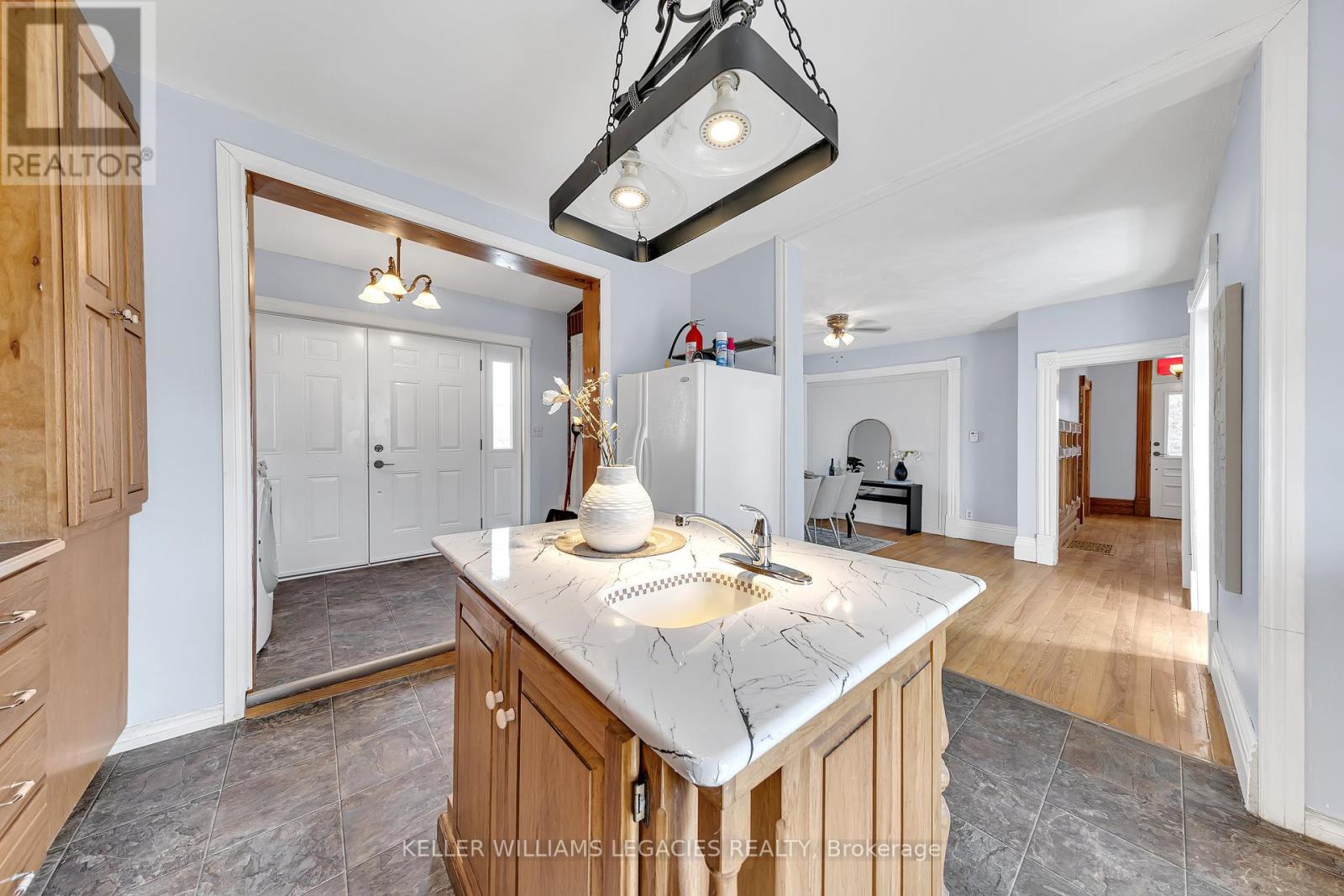 52 Victoria Avenue N, Peterborough North (South), Ontario  K9H 4W1 - Photo 14 - X12076435