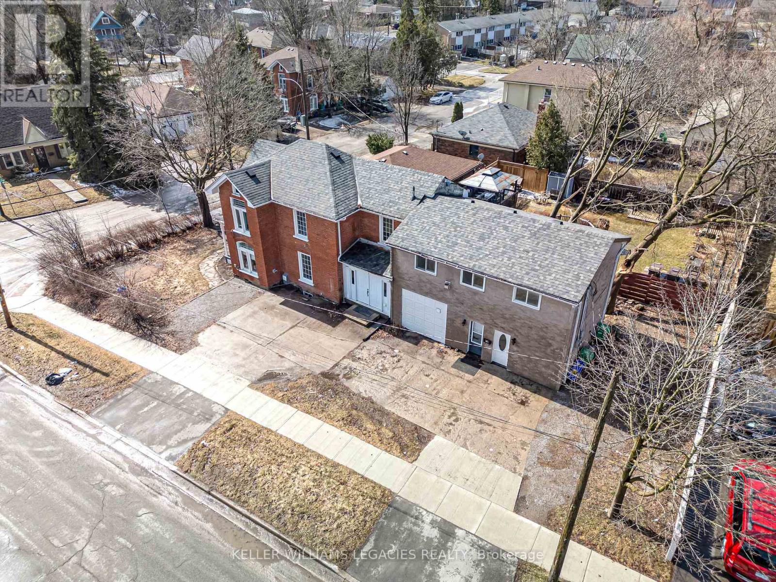 52 Victoria Avenue N, Peterborough North (South), Ontario  K9H 4W1 - Photo 2 - X12076435
