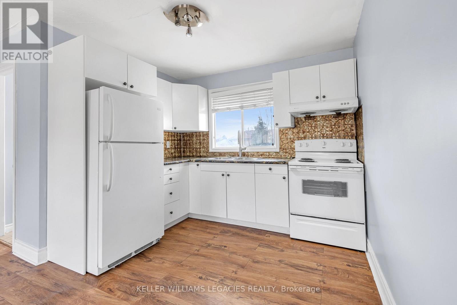 52 Victoria Avenue N, Peterborough North (South), Ontario  K9H 4W1 - Photo 38 - X12076435