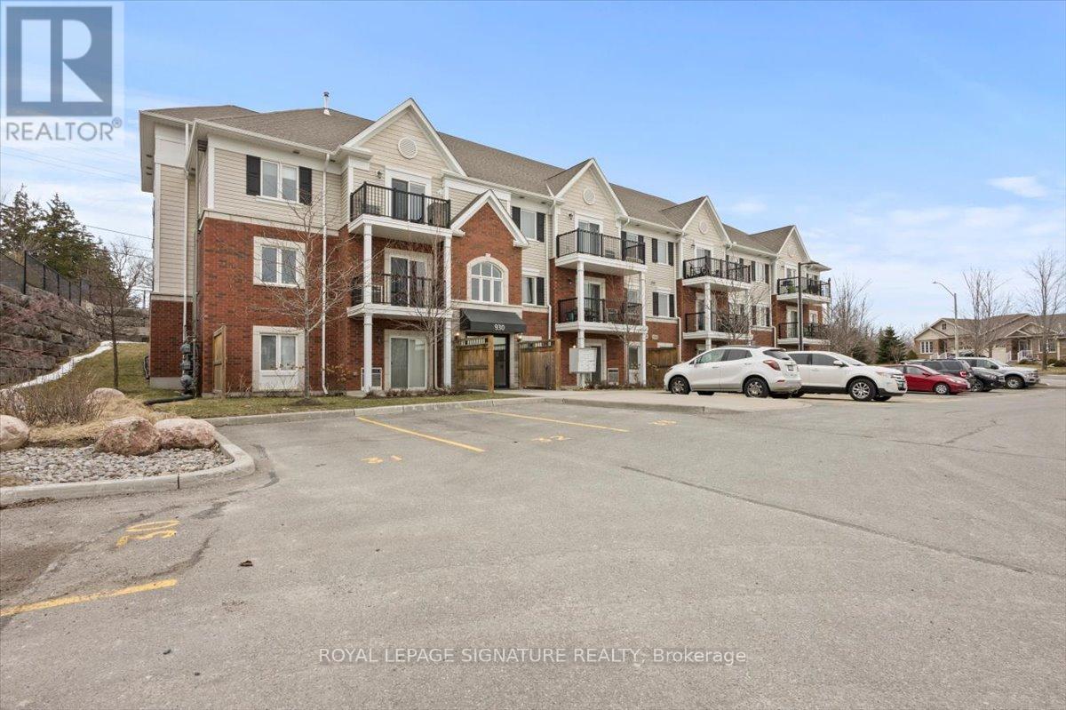 201 - 930 Wentworth Street, Peterborough West (Central), Ontario  K9J 8R8 - Photo 1 - X12077004