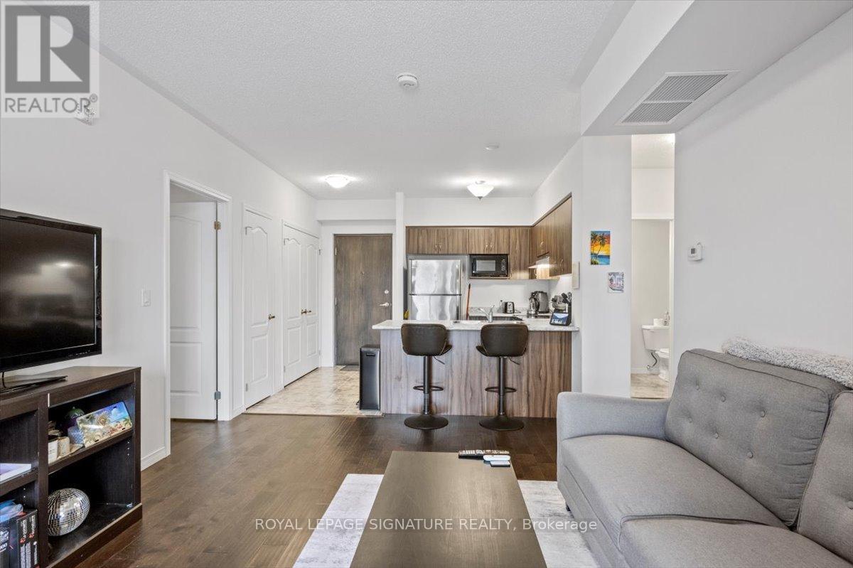 201 - 930 Wentworth Street, Peterborough West (Central), Ontario  K9J 8R8 - Photo 15 - X12077004