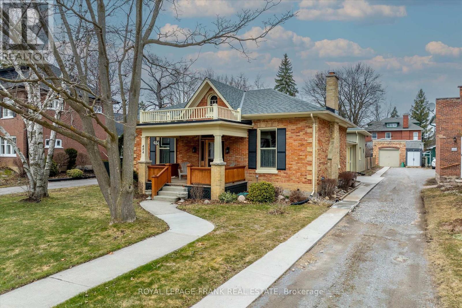 484 Gilmour Street, Peterborough Central (Old West End), Ontario  K9H 2J9 - Photo 2 - X12077163
