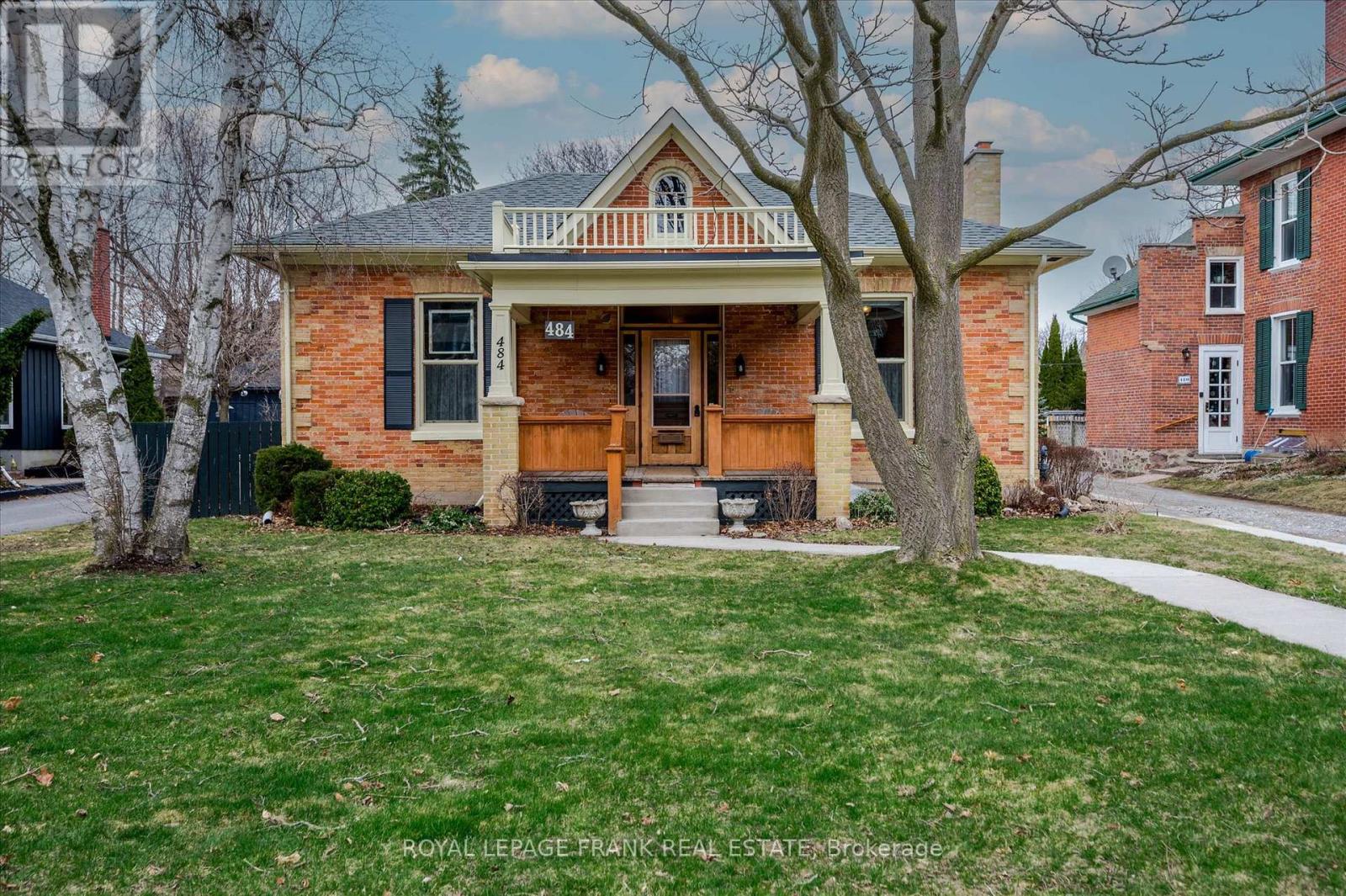 484 Gilmour Street, Peterborough Central (Old West End), Ontario  K9H 2J9 - Photo 3 - X12077163