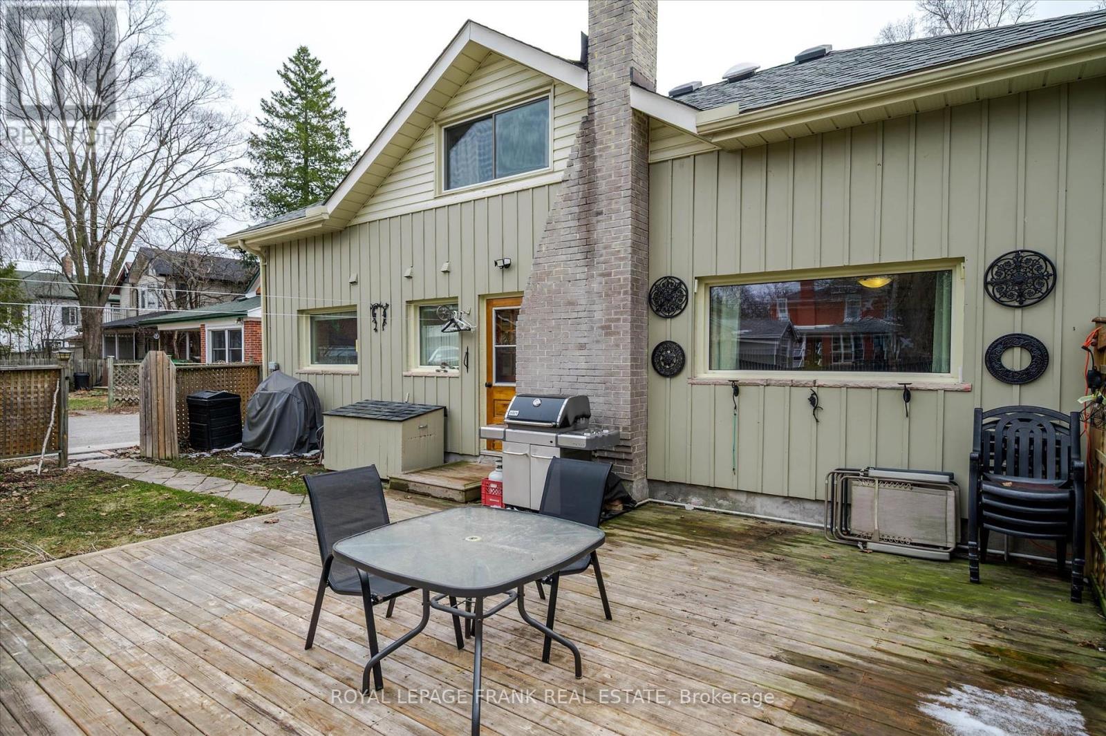 484 Gilmour Street, Peterborough Central (Old West End), Ontario  K9H 2J9 - Photo 35 - X12077163