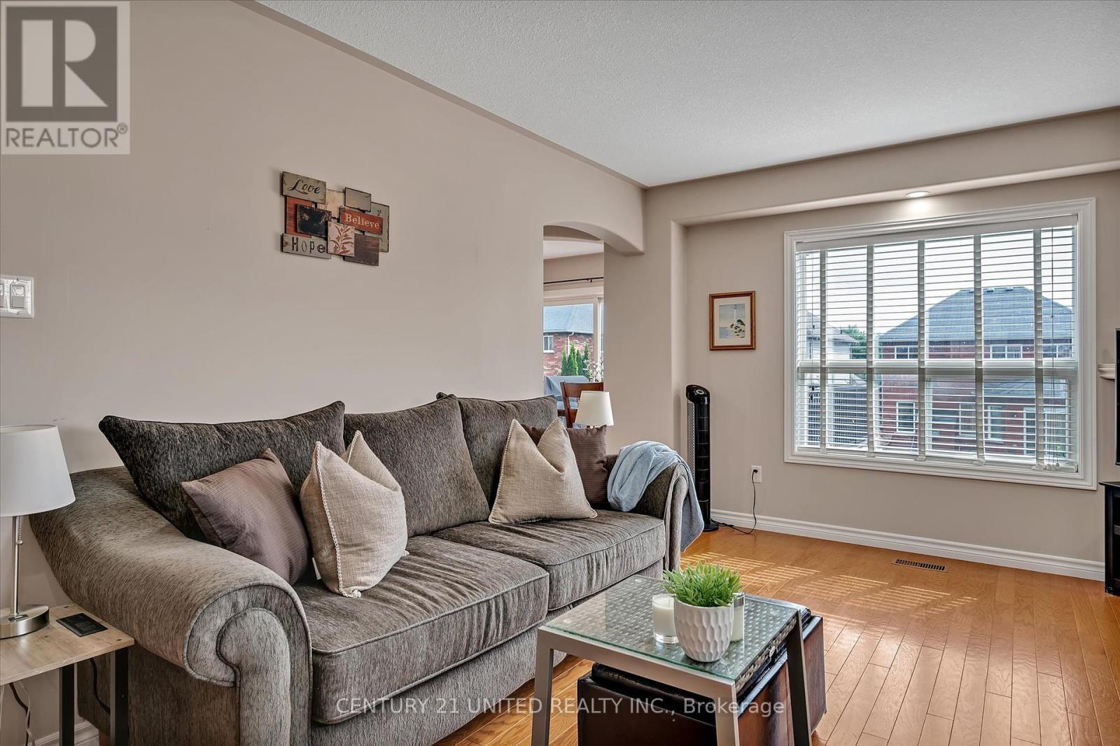 213 Farrier Crescent, Peterborough North (North), Ontario  K9L 0A6 - Photo 17 - X12077490